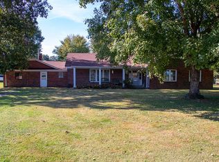 1033 Locust Grove Rd, Murray, KY 42071
