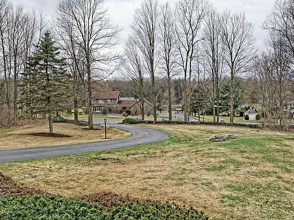 4th image of 6 Cobblestone Dr