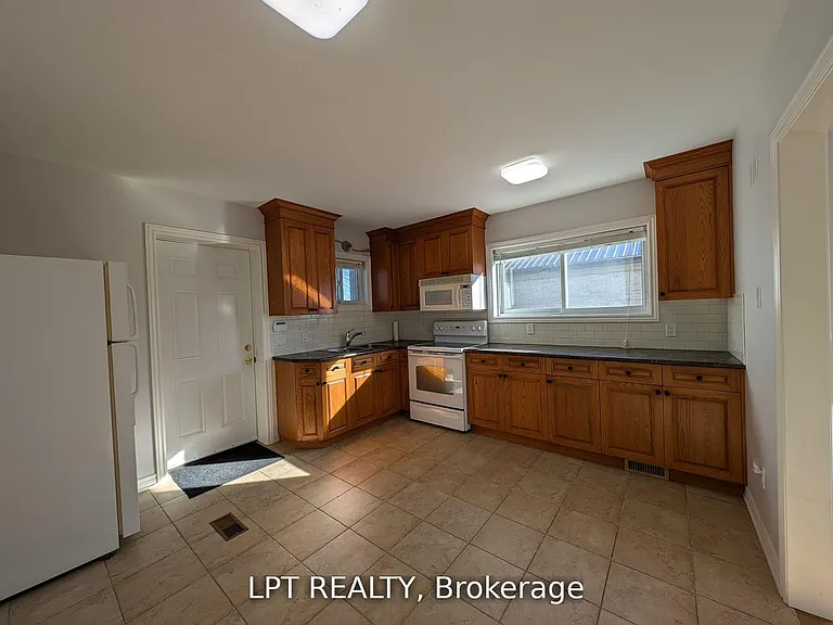 9 Atkinson Ave #MAIN — Photo 5