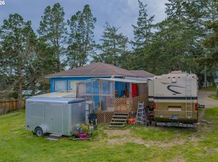 1589 Seagate Ave, Coos Bay, OR