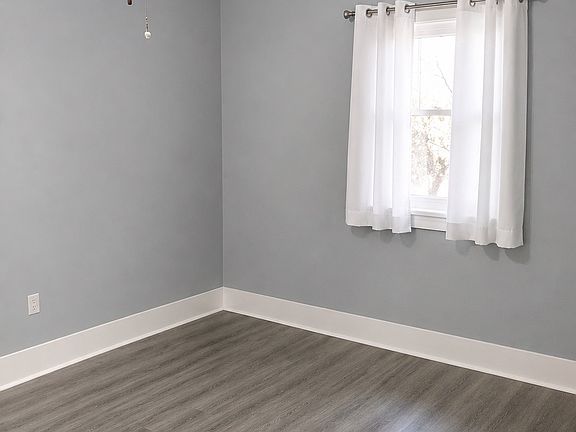 4th image of 514 Speedway Ave