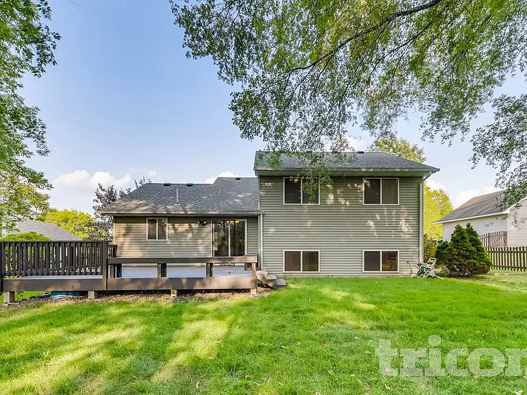 357 Parkview Ln S — Photo 12