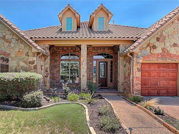 4th image of 3920 Vail Dr