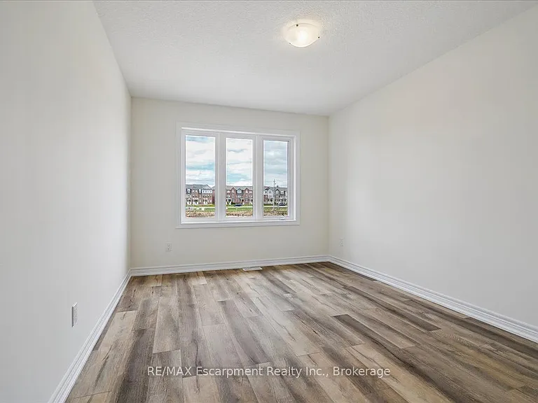 76 Valley Trail Pl — Photo 31