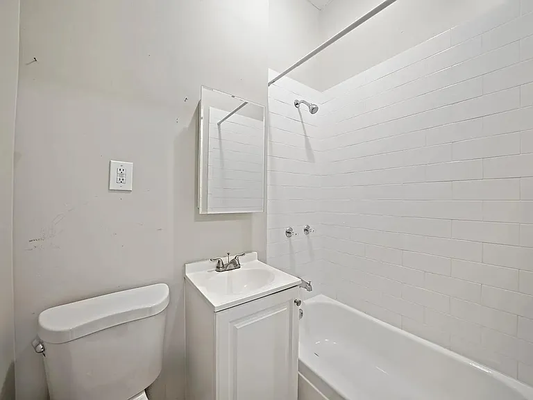 3131 W Augusta Blvd #1F — Photo 9