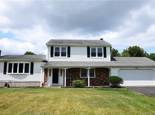 26 Woodhouse Ave, Northford, CT 06472