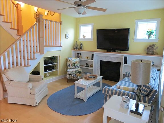 3rd image of 105 Cove Court Dr