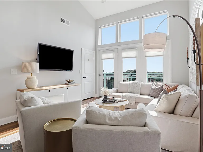 12000 Market St #488 — Photo 1
