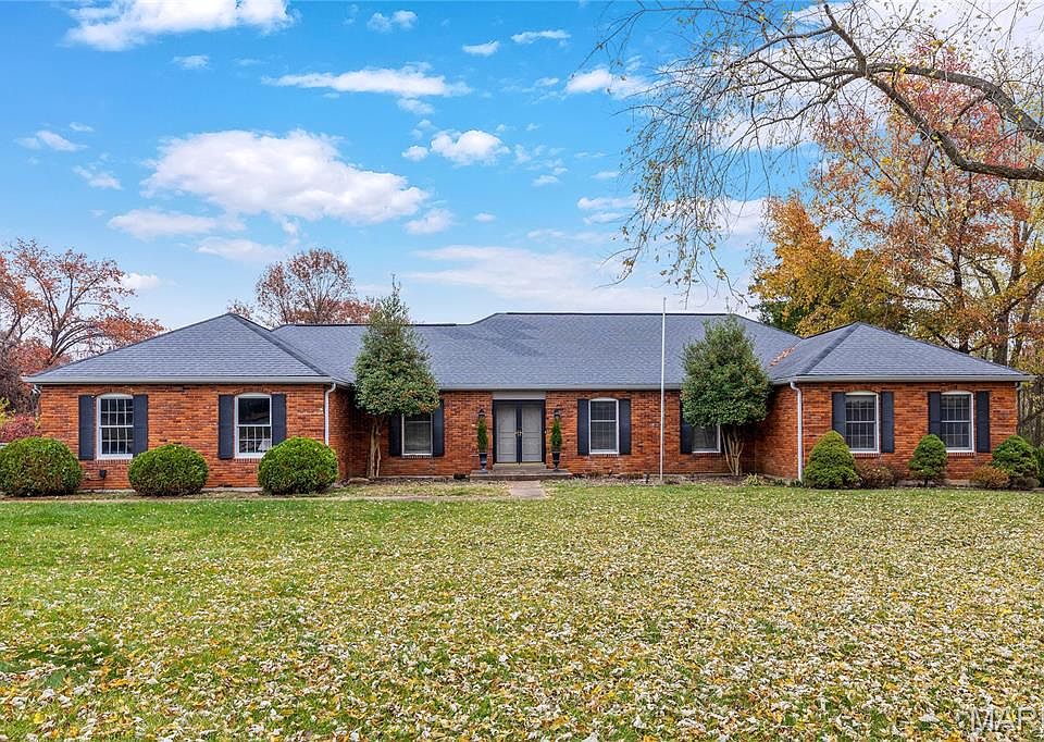 1st image of 318 Pebble Valley Dr
