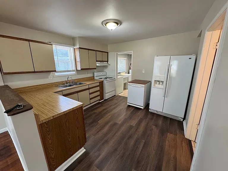 3204 McDowell St — Photo 6