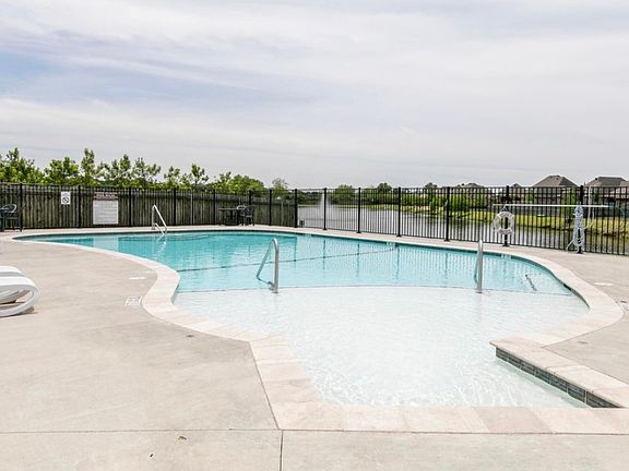 5th image of 116 Rushmore Ln