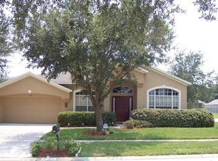 305 Country Vineyard Dr, Valrico, FL 33594