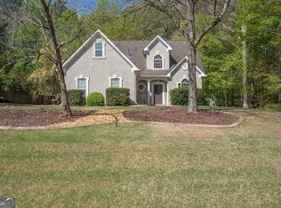 290 Line Creek Cir, Sharpsburg, GA 30277