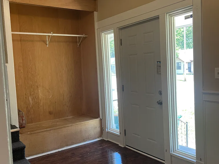 501 S May St — Photo 7