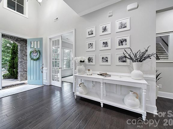 4th image of 1532 Afton Way