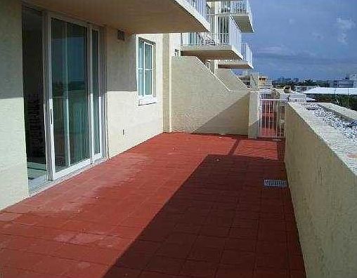 3rd image of 3020 NE 32nd Ave APT 414