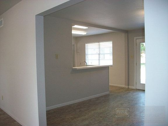 3rd image of 1421 Bowie Ave