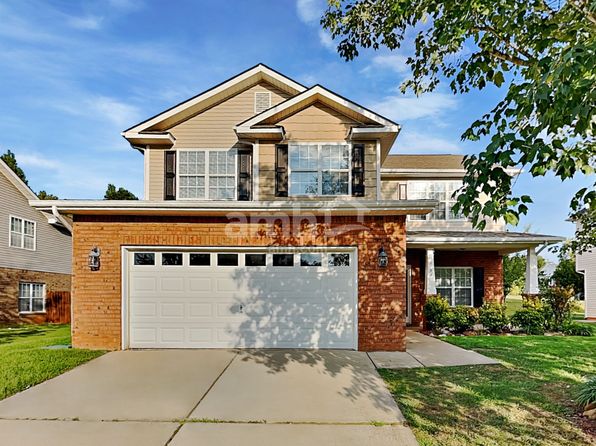 1684 Woods Ln