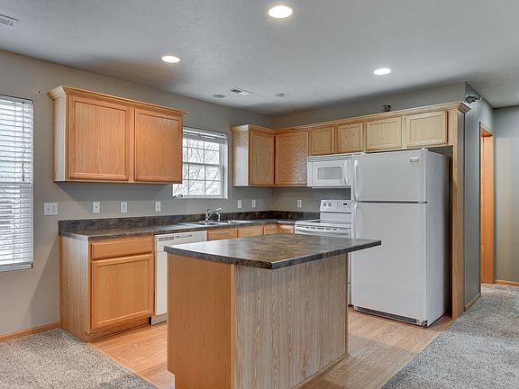 3rd image of 6759 S 181st Ct