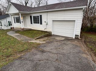 517 E Hodgenville Ave, Greensburg, KY 42743