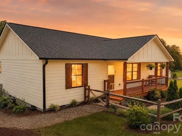 923 Newfound Rd, Leicester, NC 28748