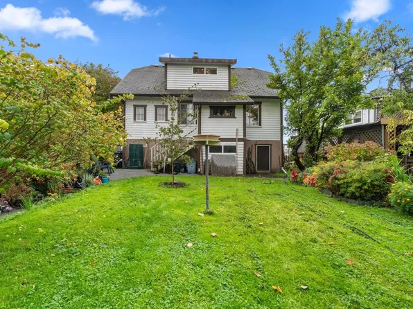 247 Wood St, New Westminster, BC V3M 5K5