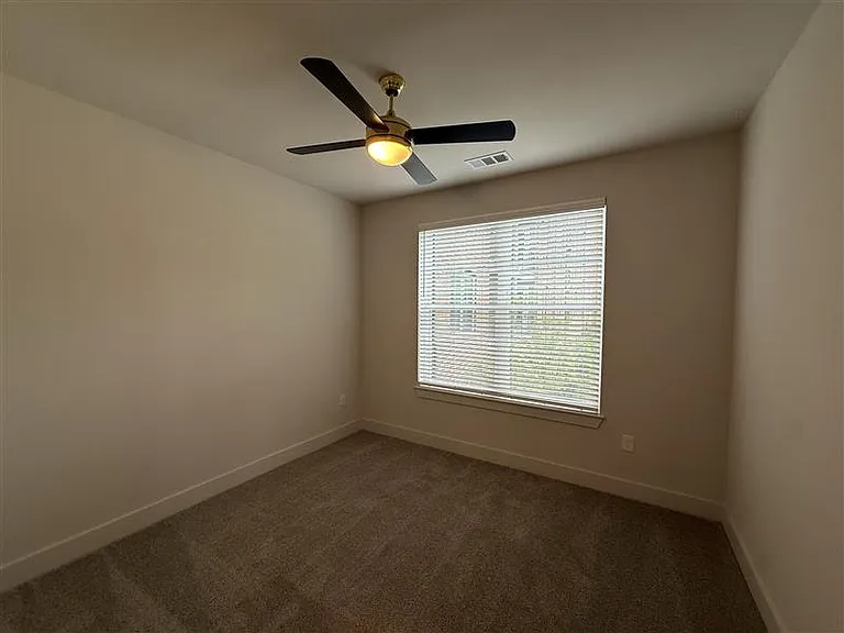 District on the Etowah Apartments — Photo 880