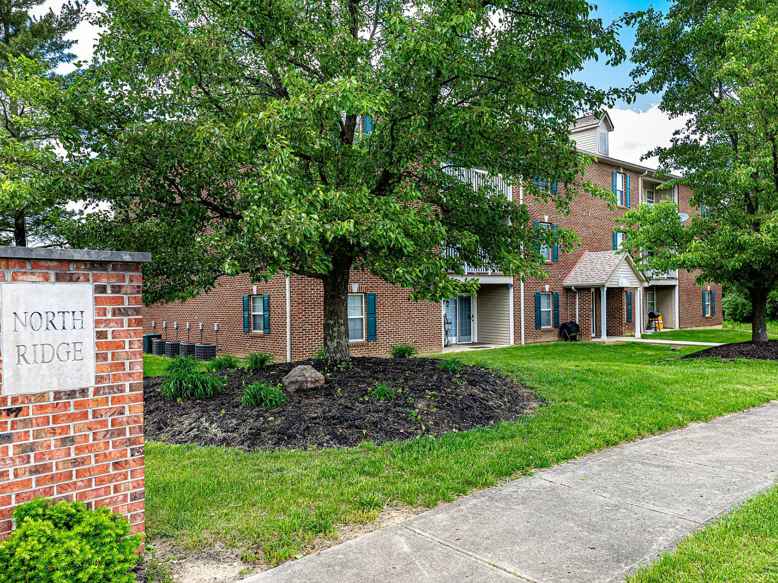 2 bed, 1150 sqft, $1,600 — Photo 2