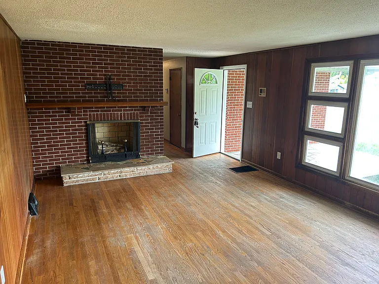 2505 Volunteer Pkwy — Photo 6