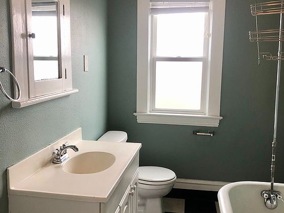 3rd image of 425 NE Schuyler St #9506718