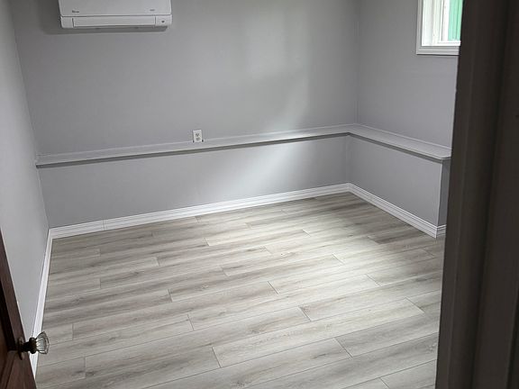 4th image of 11079 E Emery Rd #4