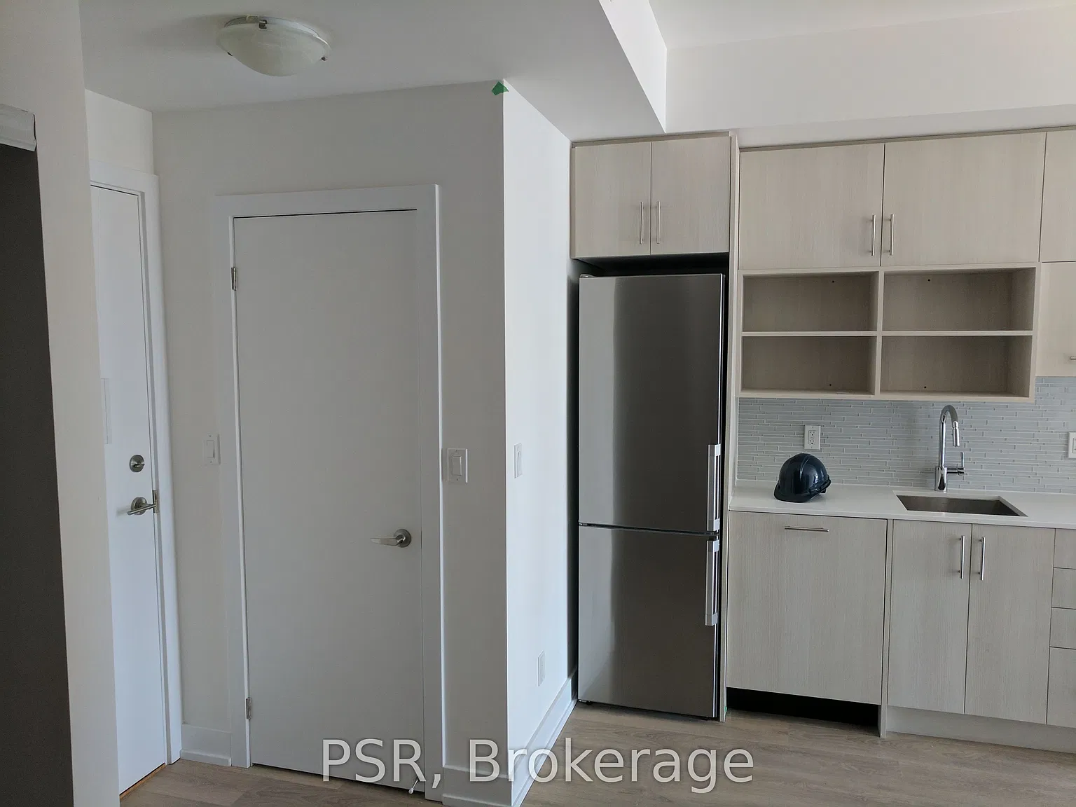 1 bed, $2,400 — Photo 3