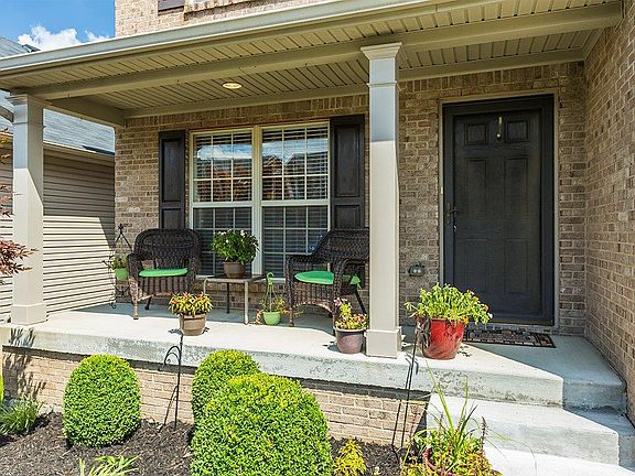 3rd image of 645 Estrella Dr