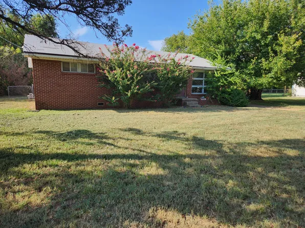 1010 E Hillcrest Dr, Vinita, OK 74301