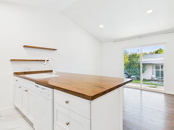 3rd image of 1303 Hollow Creek Dr APT 1