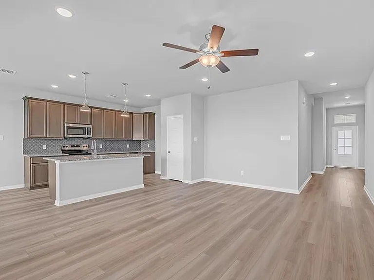 4537 Allison Dr — Photo 9