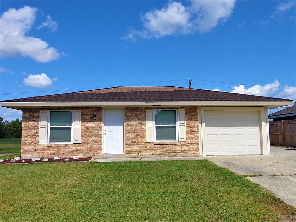 1st image of 306 Cypress Village Dr
