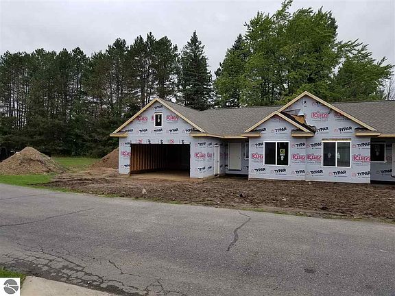 3rd image of 421 W River Park Dr #23
