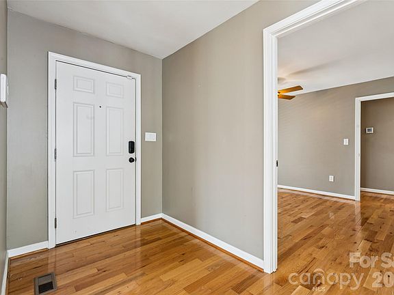 3rd image of 7 Indian Trail Rd