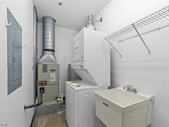 4th image of 1104 Prospect Ave E #202