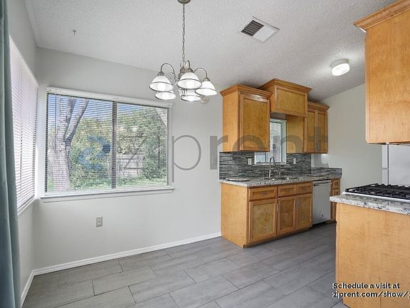 4th image of 8021 Orchard Bend St