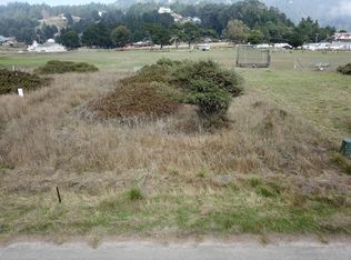 1130 Lower Pacific Dr, Whitethorn, CA 95589