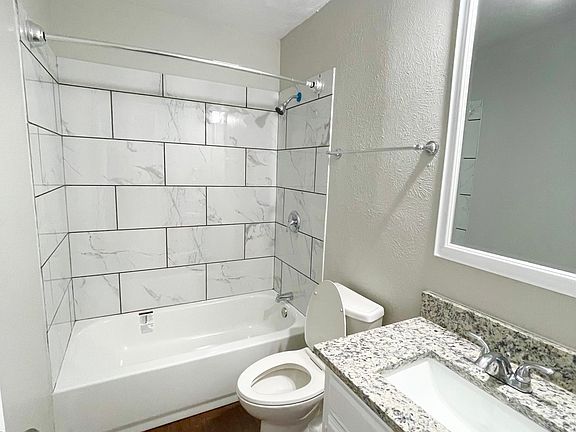 2nd image of 1226 Avenue A McCormick St #1228A