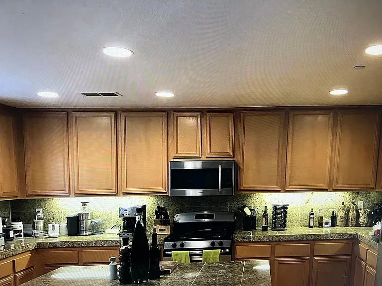604 Allison Ln — Photo 2