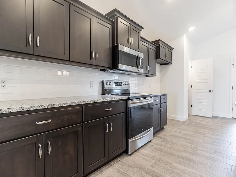336 Swaden Ln — Photo 4
