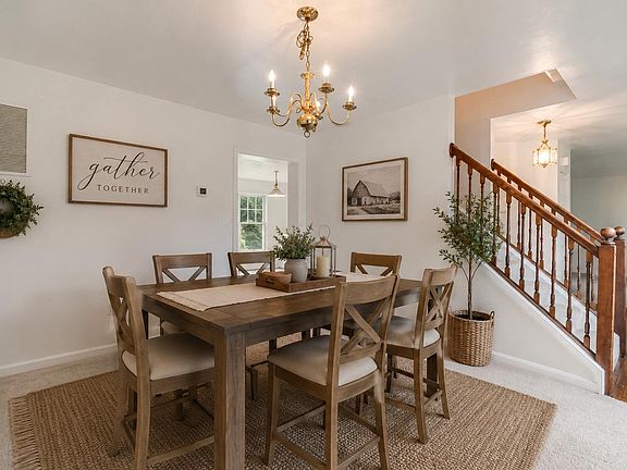 5th image of 4525 Terri Ln