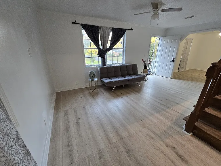 629 W Watson St — Photo 75