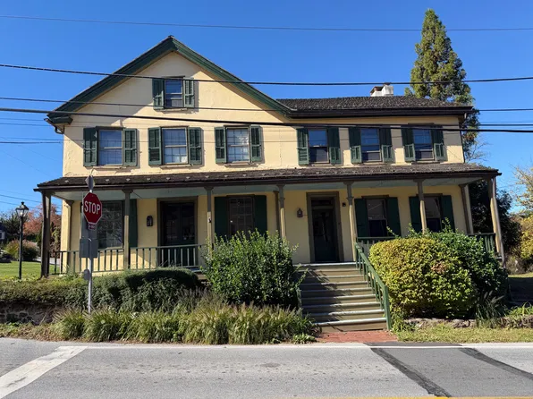 1298 Hares Hill Rd Floor 1, Phoenixville, PA 19460