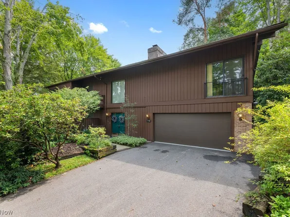 1938 Hemlock Dr, Kent, OH 44240