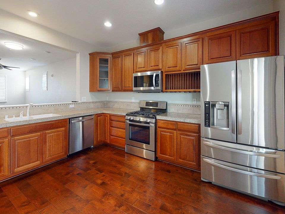 1st image of 2845 Portland Dr #Sfh116